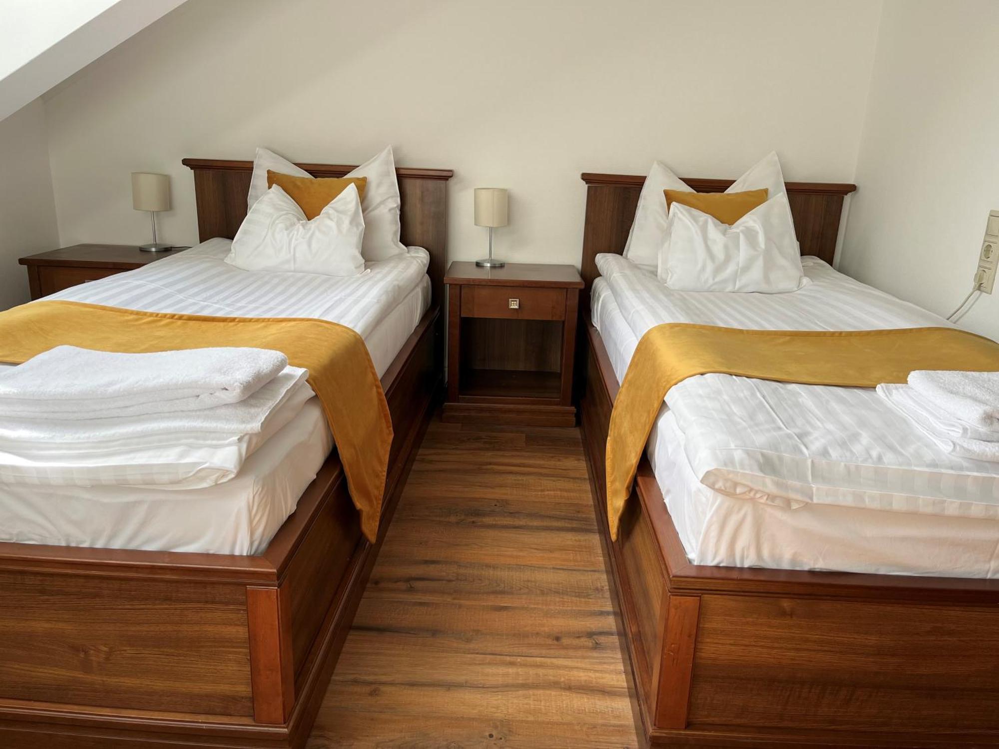 Bassiana Hotel Es Etterem Sárvár Eksteriør bilde