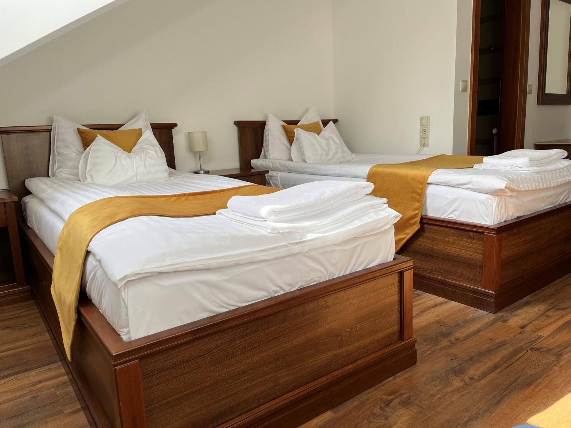 Bassiana Hotel Es Etterem Sárvár Eksteriør bilde