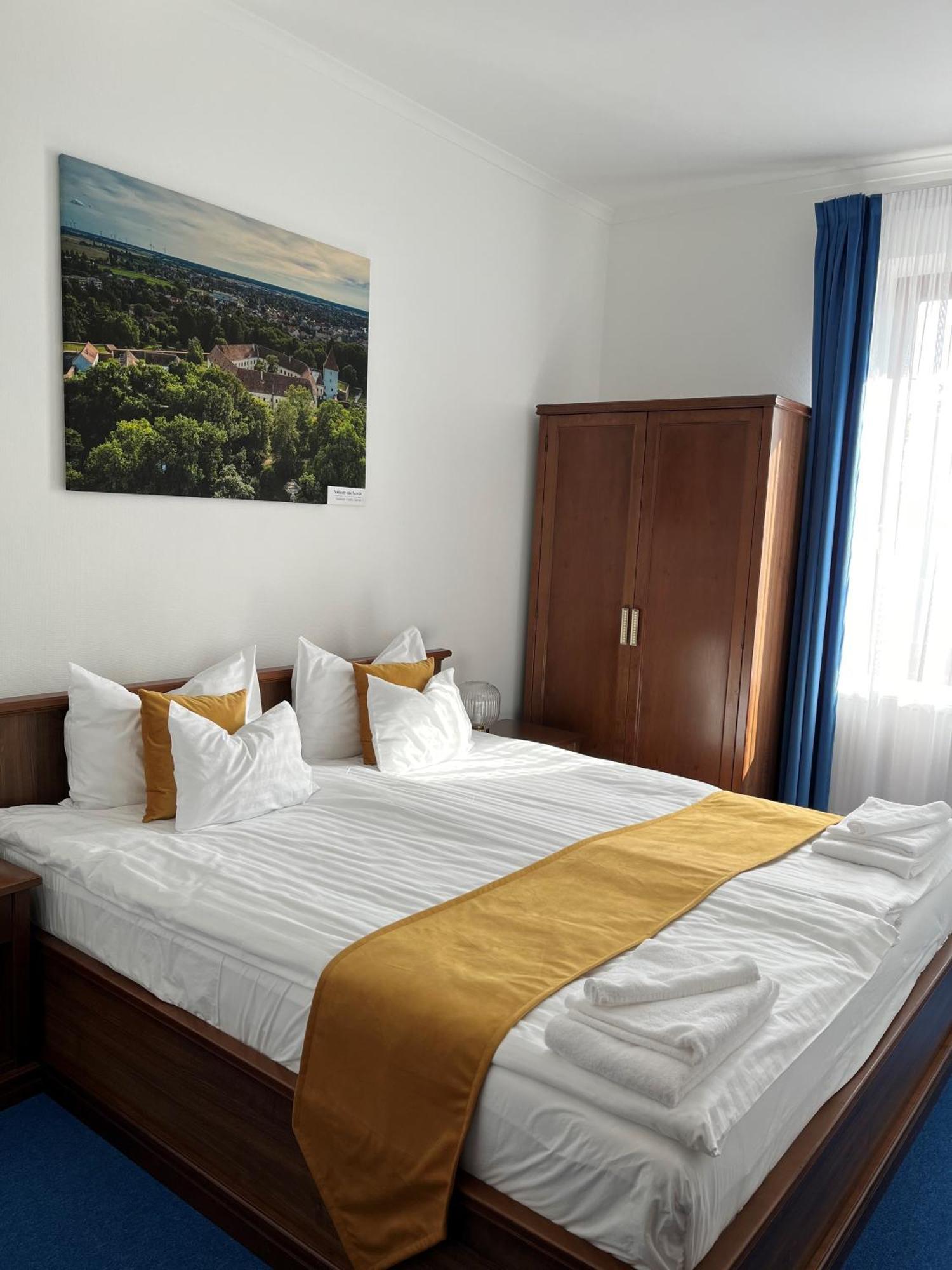 Bassiana Hotel Es Etterem Sárvár Eksteriør bilde