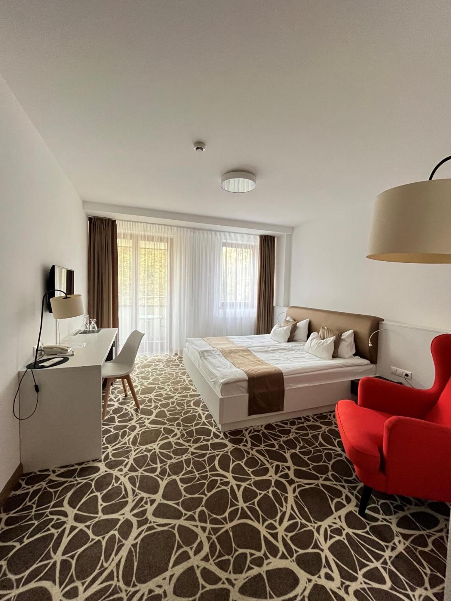 Bassiana Hotel Es Etterem Sárvár Eksteriør bilde