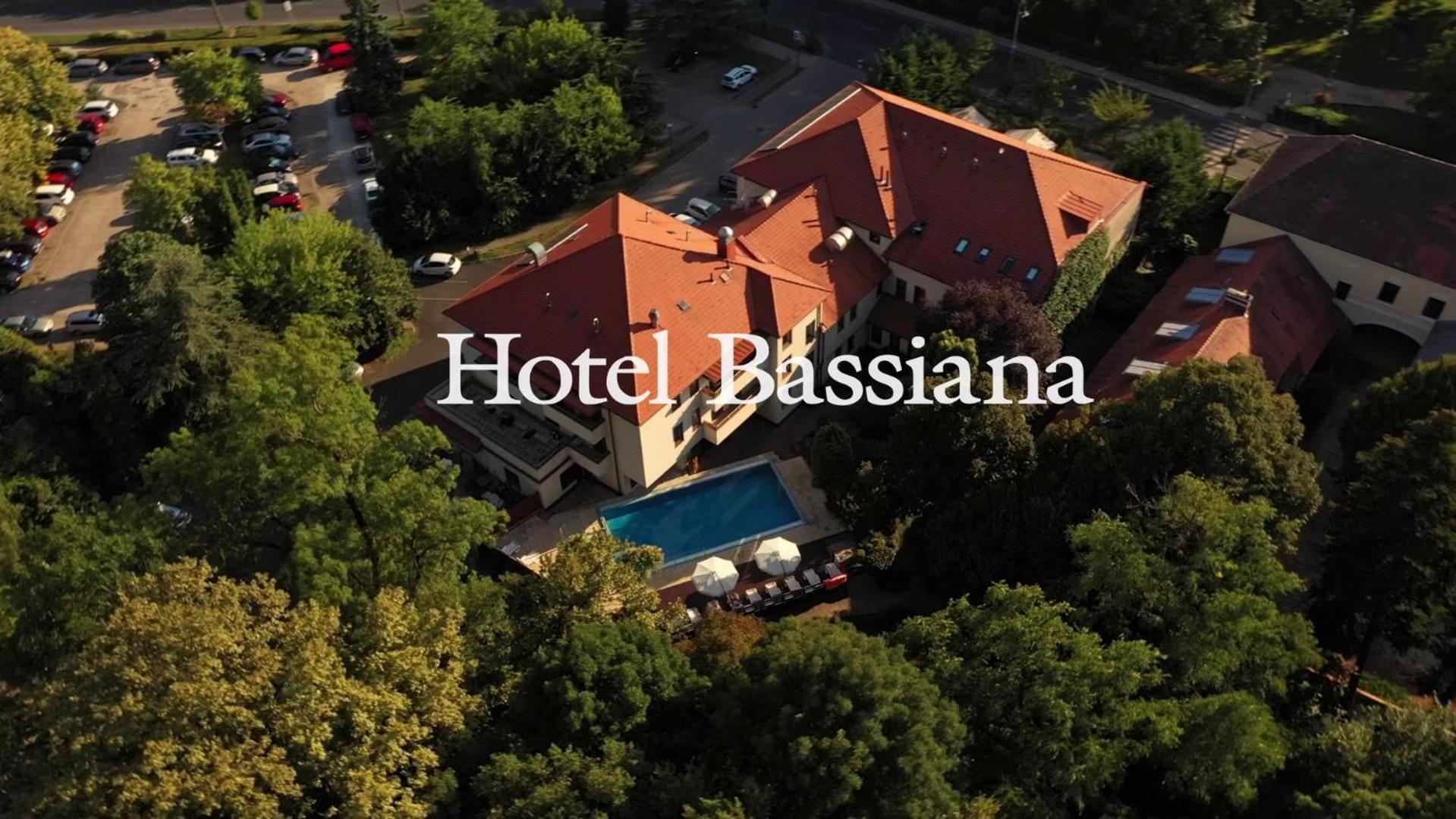Bassiana Hotel Es Etterem Sárvár Eksteriør bilde